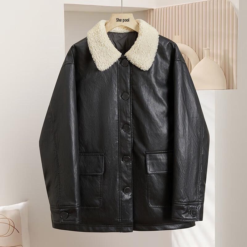 

Женская куртка пуховик свободного кроя с лацканами в стиле колор-блок L