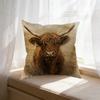 Quadratisches Dekokissen Beige Hochlandkuh-Print für Wohnzimmer Schlafzimmer Fensterplatz