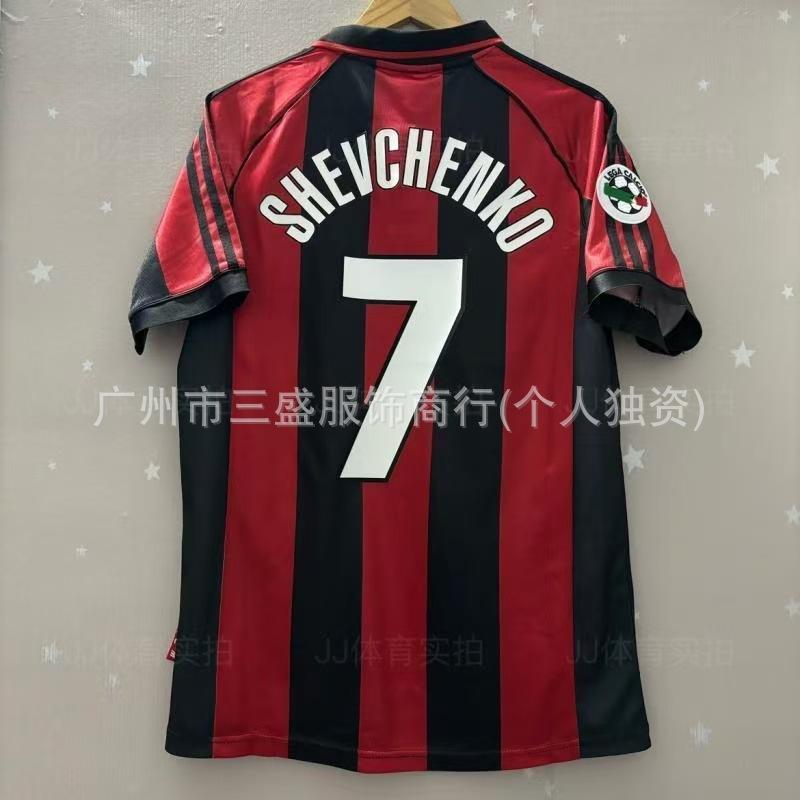 Wholesale sports outdoor retro series AC Milan jersey No. 22 Kaka No. 80 Ronaldinho same football jersey short sleeves