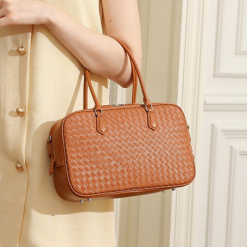 Autumn new women's bags handmade first-layer cowhide woven handbag genuine leather shoulder portable oblique span commuter bag