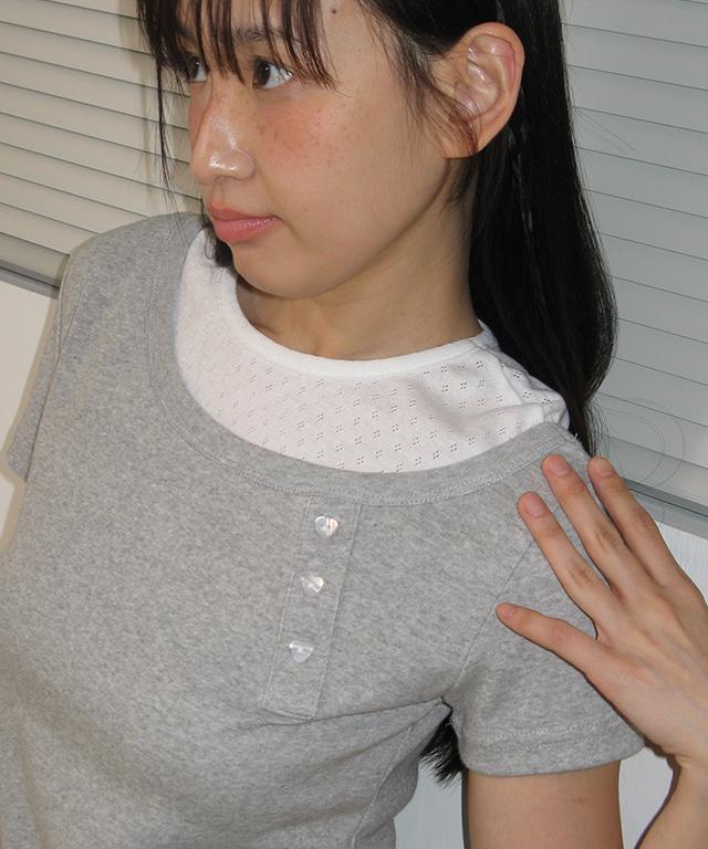 RONRON Asymmetric Heart Button Layered T Shirt Gray
