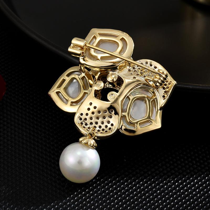 Senior Brooches Flower Leaf Brooch Pins for Women Suit Pendant  Fashion Brooches Jewelry