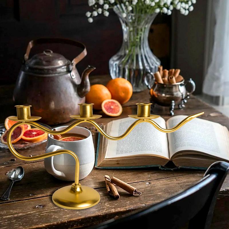 1 Peça Decoração de Jantar Jantar à Luz de Velas Arte em Ferro Festa Casamento Ondulado Estilo Europeu Base de Vela de Três Furos Candelabro