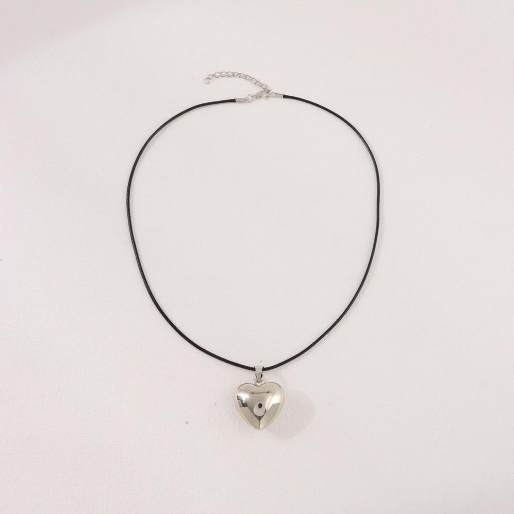 Hot-selling cherry pearl necklace women's ins style fashion high sense love collarbone chain new item pendant