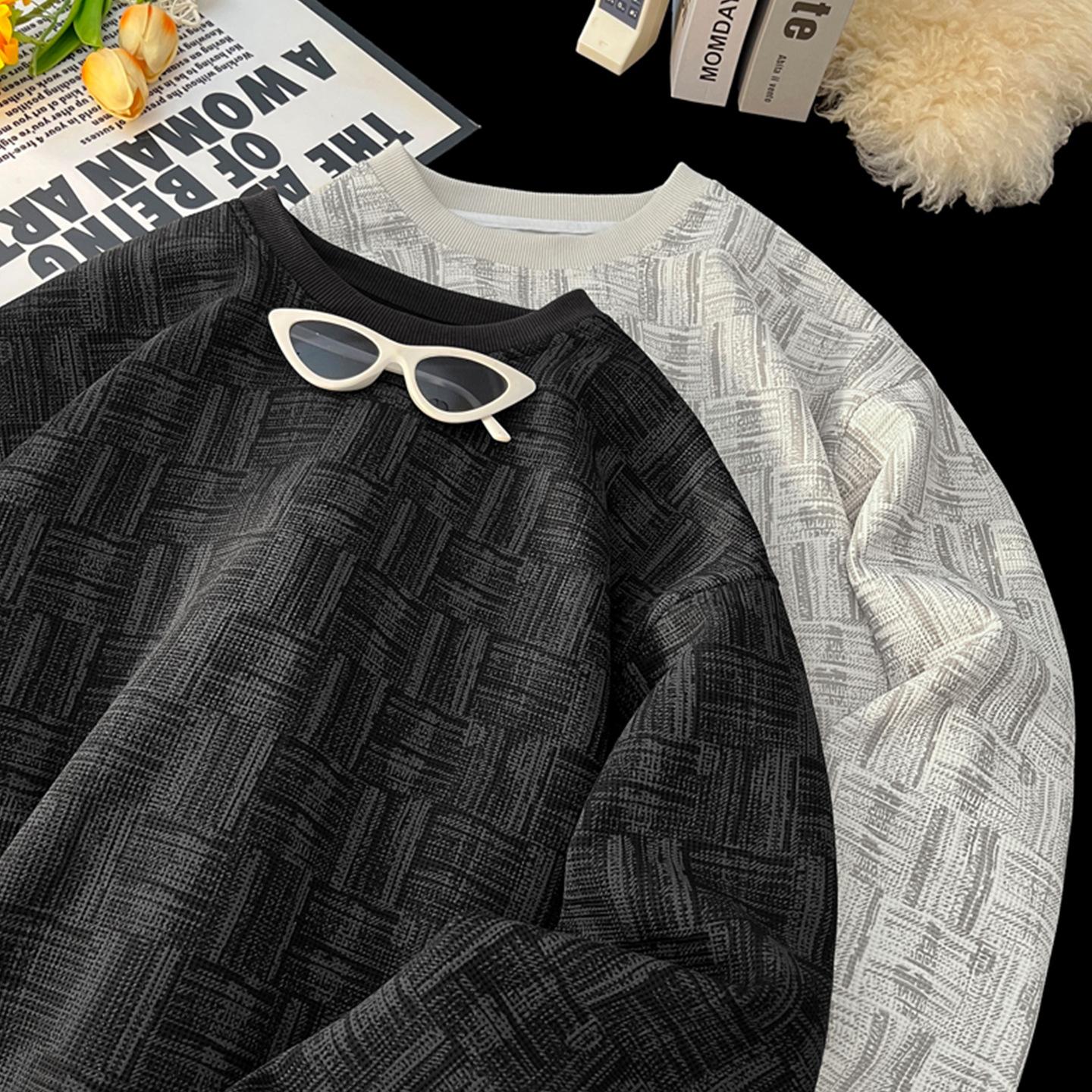 

Вафельный композит действительно более 460 граммов, мужской свитер такой же осенне-зимний геометрический клетчатый свободный с круглым вырезом из бархата. 4 чёрный