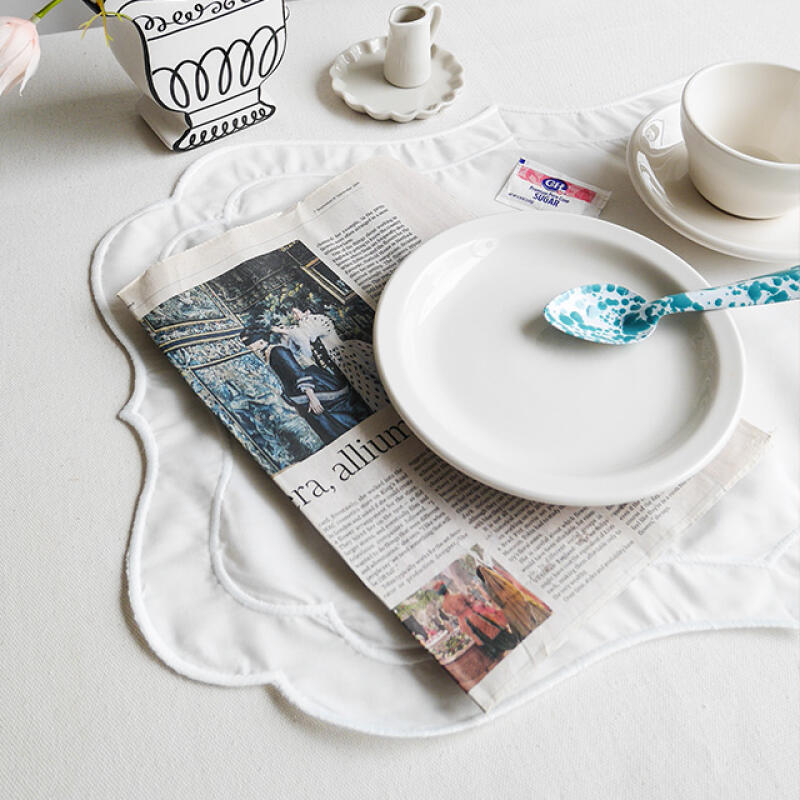 

White Rib Flare Table Mat