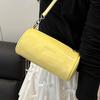 Design Trend Fashion Network Shoulder Live 2025 Red Niche Stream Triangle Handheld Women's Satchel Fashion New Oblique