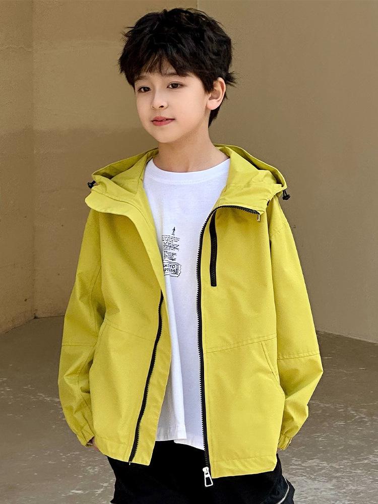 Kids' 2026 Spring Boys' Trendy Korean-Style Zipper Hooded Windbreaker Jacket for Mountaineering