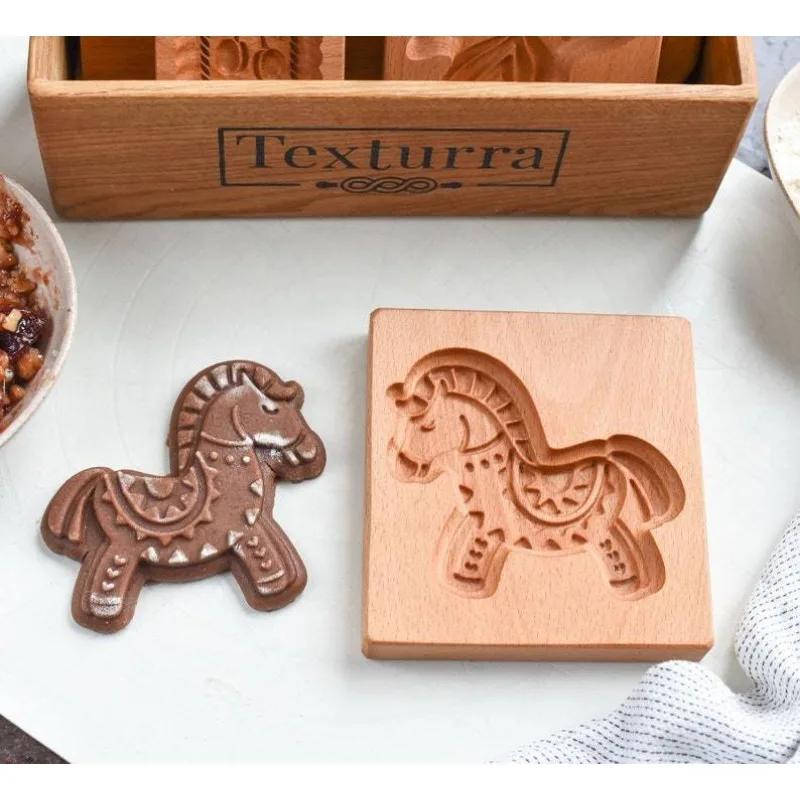 Wooden Biscuit Mold Portable Kitchen Wooden Gingerbread Cookie Molds Wood Color Rose Pine Cones Flowers Mould Baking Cake Tools