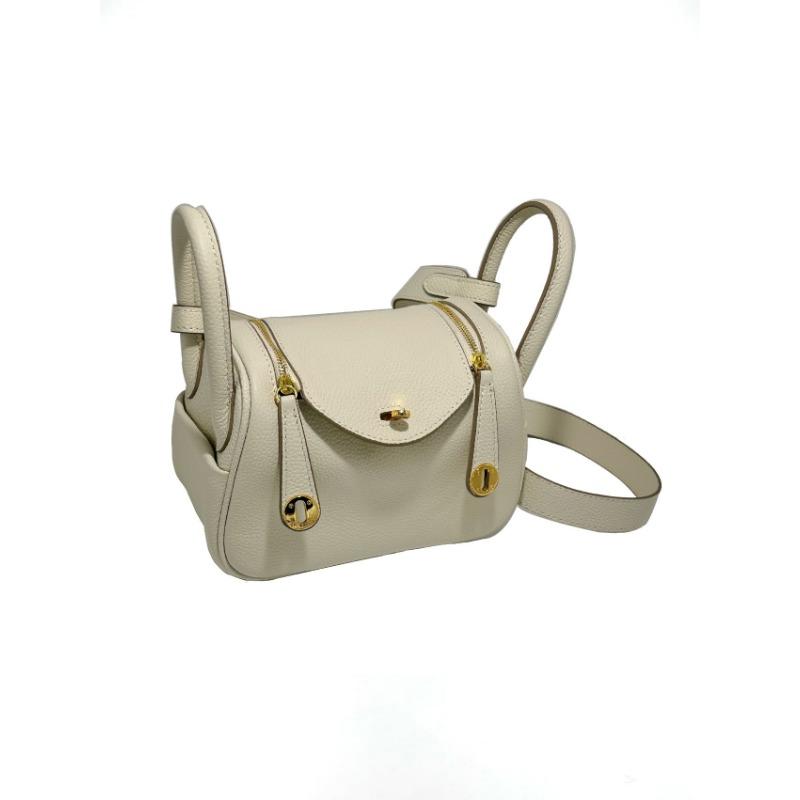 

New spring and summer casual fashion messenger bag women s hand leather women s bag shoulder medicine bag