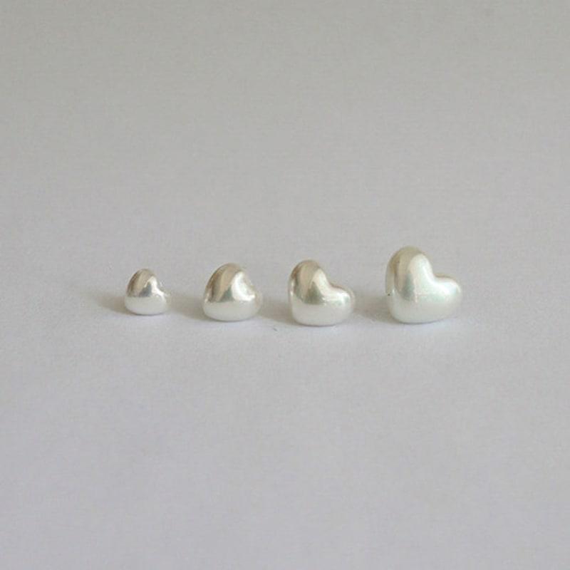 modernlike 14k aurora heart pearl earrings