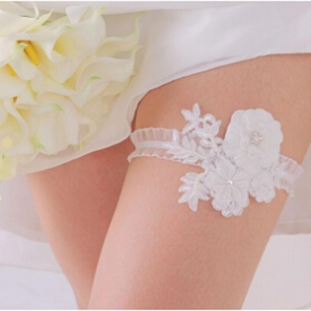 European Style White Pearl Rhinestone Flower Bridal Garter