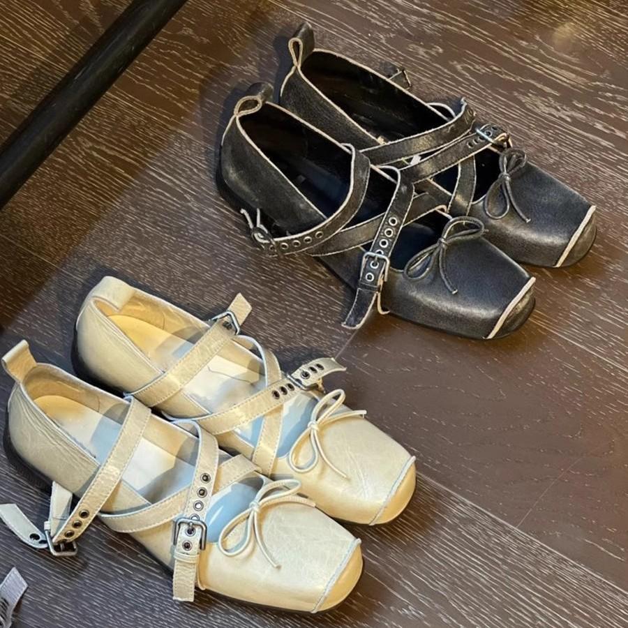 Sheepskin version~ Korean version of square head pig nose Mary Jane women's shoes French shallow mouth bow cross buckle thick heel single shoes