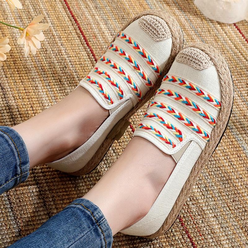 25 new and old Beijing cloth shoes women's casual ethnic style mother shoes breathable one-pedal women's shoes soft-soled casual shoes