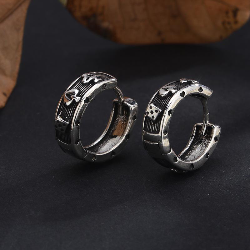 

Ретро Персонализированные Серьги-Кубики Мужская Мода Универсальные Серьги One Size чёрный