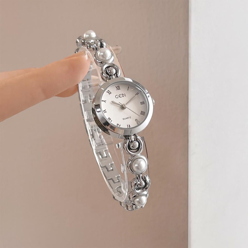 Retro Luxury Watches for Women with Pearl Bracelet Small Dial Quartz Ladies Watch Pairs Perfectly with Dresses Women's Gift