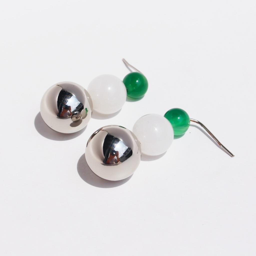 Design alla moda di alta gamma orecchini rotondi in metallo con agata verde orecchini in pietra naturale bianca unici per donna 95