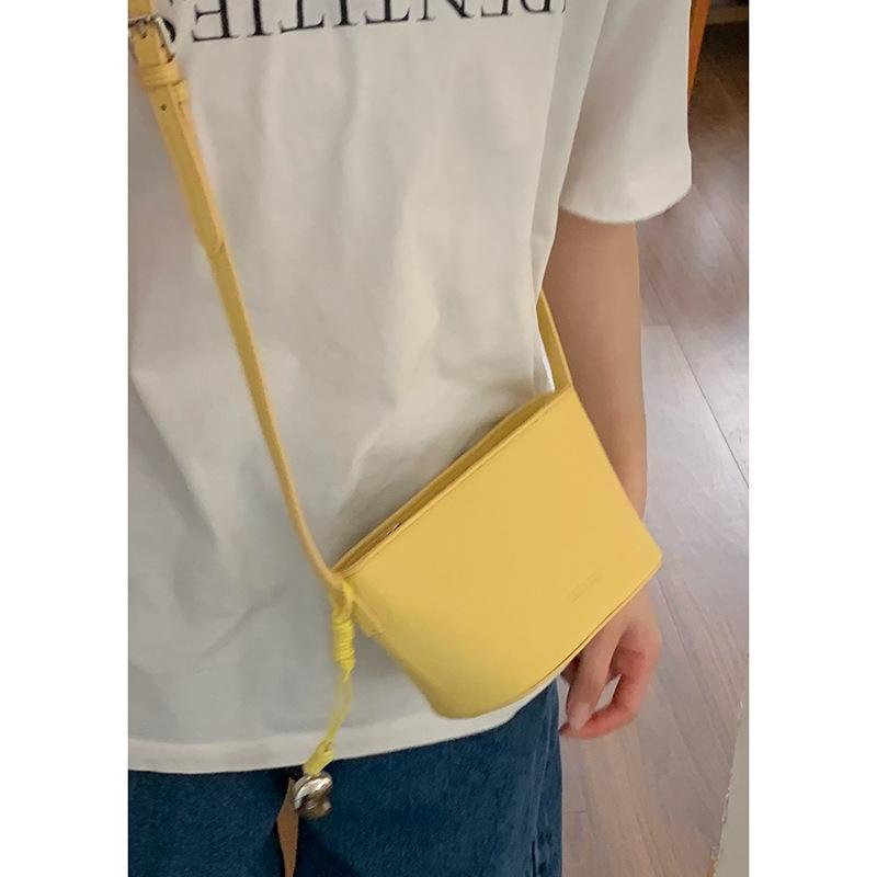 Niche Fashion Lychee Pattern Bucket Bag Women's 2025 New Simple Shoulder Messenger Bag Casual Mobile Phone Bag