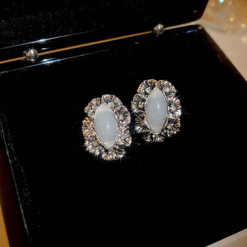 

Inlaid Rhinestone Oval Earrings European and American Retro Fashion Stud Earring Temperament Luxury Versatile Wedding Zircon