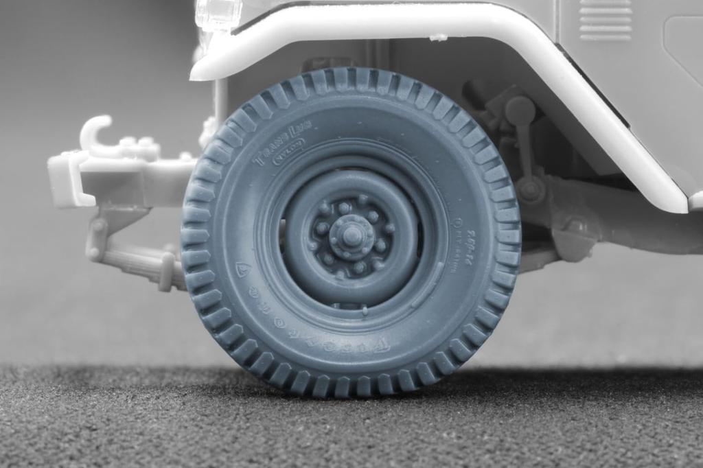 Modern Small Drive Military Spec Vehicle Wheel Set AK Plastic Model Parts SCXWM35033S Scale-X 1/35 Four-Wheel Weight-Deforming (5-Piece Set) (for