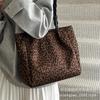 Leopard Print Bag Women's 2025 New Trendy Shoulder Bag Commuter Tote Bag Light Luxury Niche High-end Women's Bag