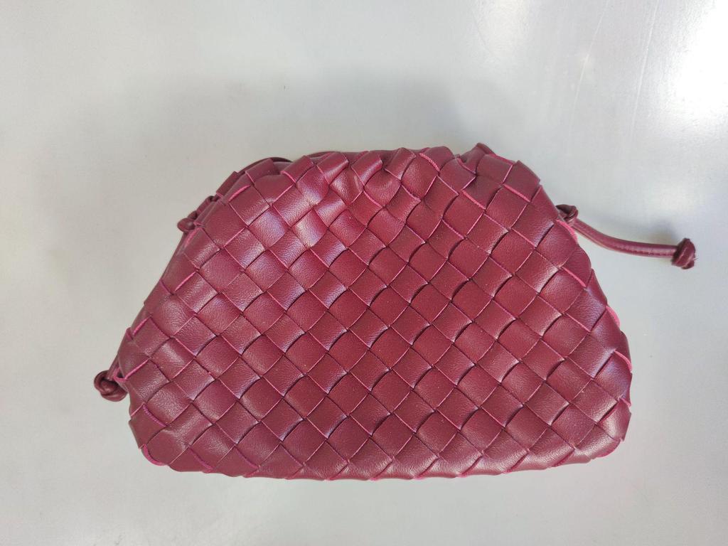 2023 Women's Fashion Woven Dumpling Crossbody Clutch: Sweet & Trendy One-Shoulder Bag