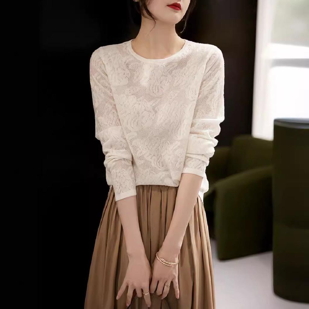 Women's Knitted Sweater Thin Sweater Temperament Commuting Style Round Neck Embossed Long Sleeve