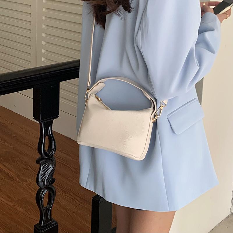 Niche design bag women's spring lunch box cloud bag portable casual small square bag shoulder messenger bag