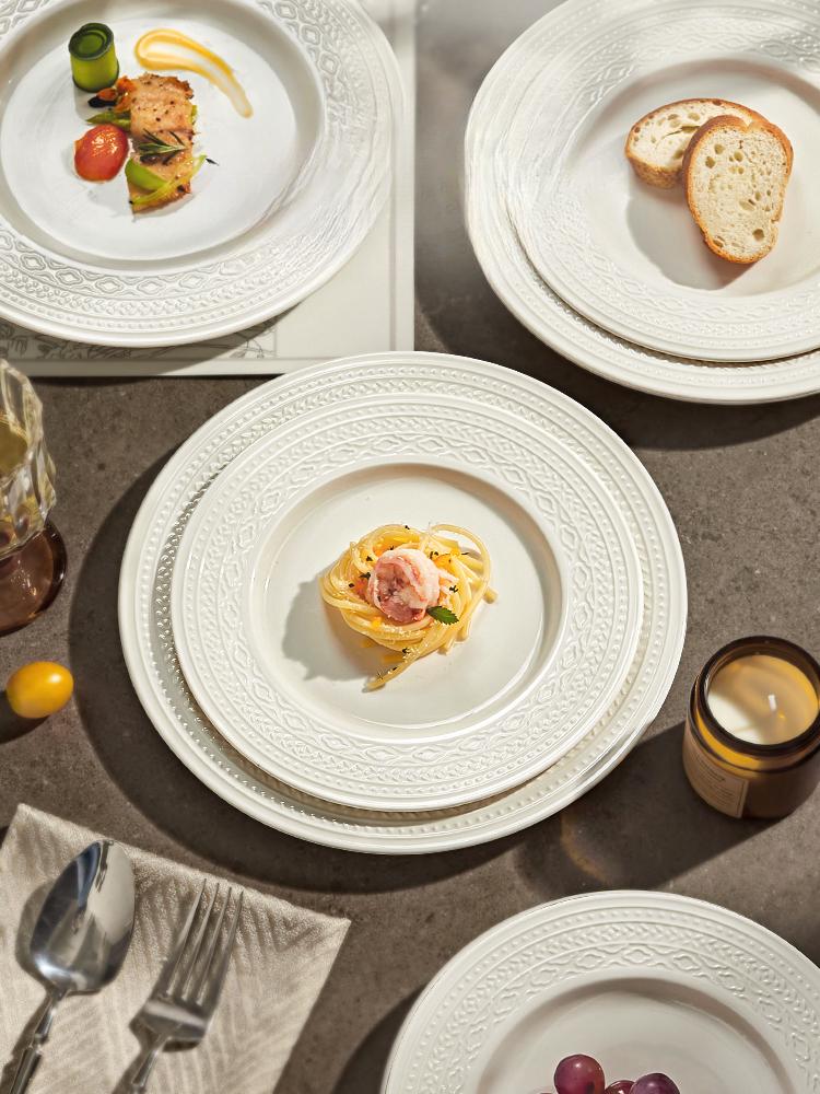 Francuski reliefowy talerz obiadowy na stek Deluxe zmysł lekki luksus gospodarstwa domowego ceramiczny talerz na makaron talerz sztućce kuchenne