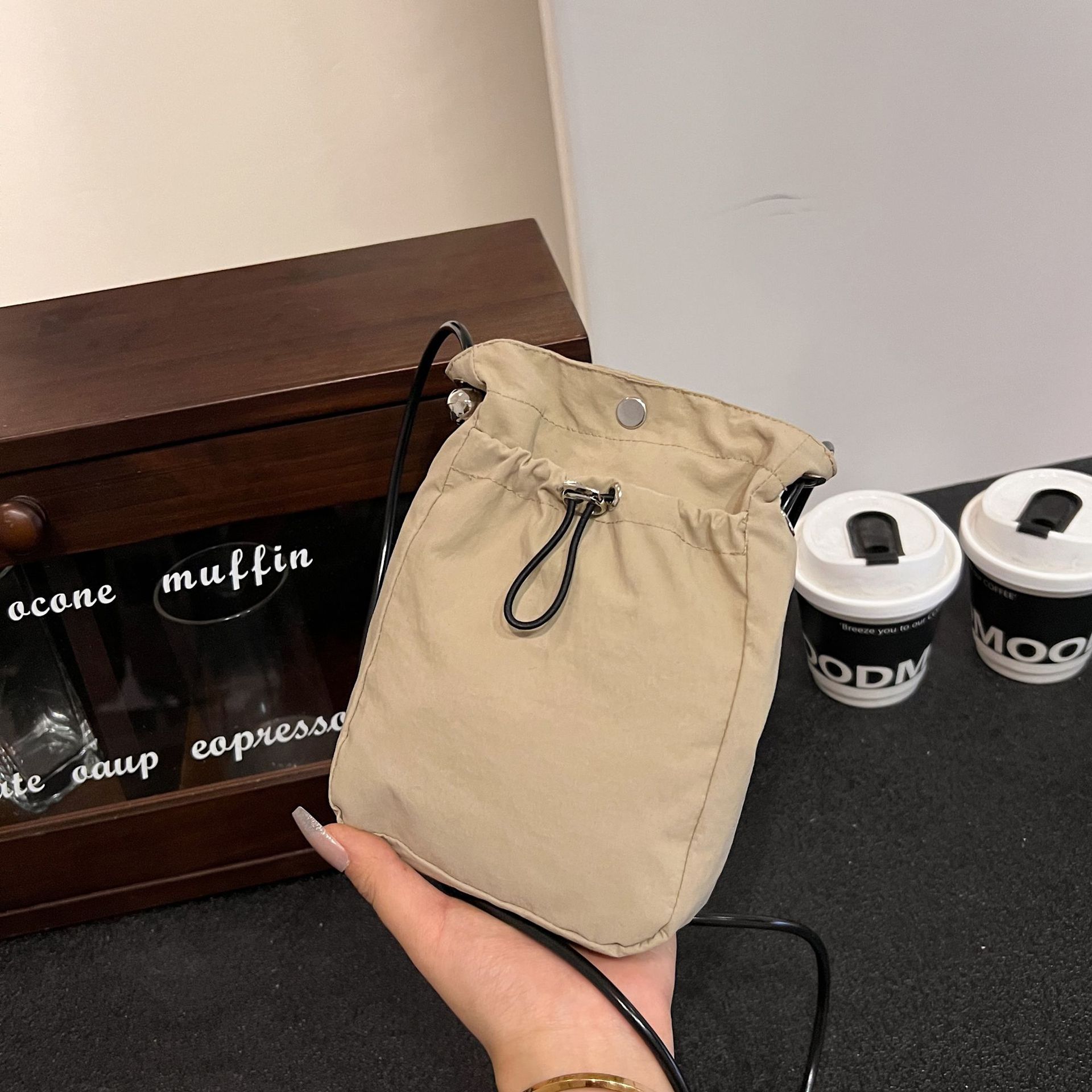 

Сумка для мобильного телефона в минималистском стиле, женская, из Японии и Кореи, легкая, холщовая, маленькая, универсальная, мини-сумка через плечо, сумка-мессенджер для мелочи One Size