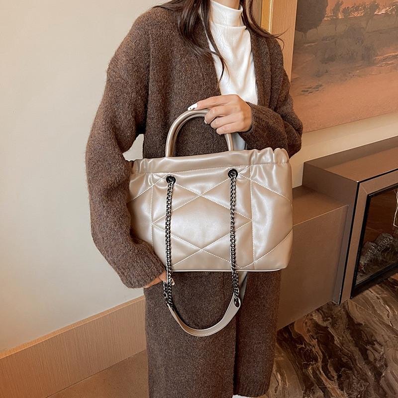 Ielgy Retro All-Match Shoulder Bag Fashion Portable Tote Bag