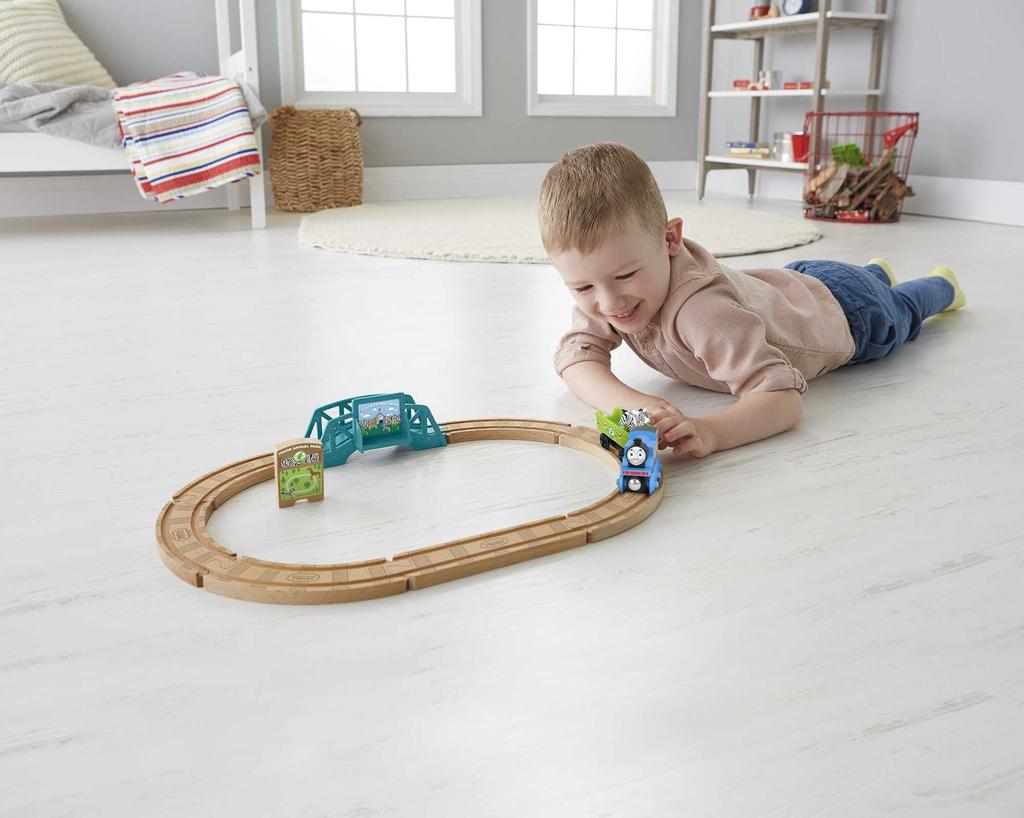 Thomas the Tank Engine Wooden Railway Series Animal Park Set GGH25