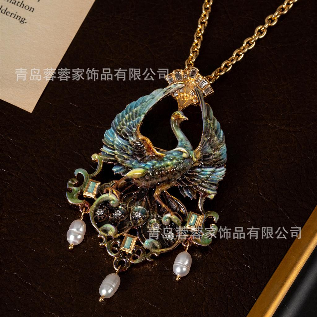 European Retro Court Style Drip Oil Renaissance Peacock Pearl Brooch Necklace Dual-use Vintage Jewelry Antique