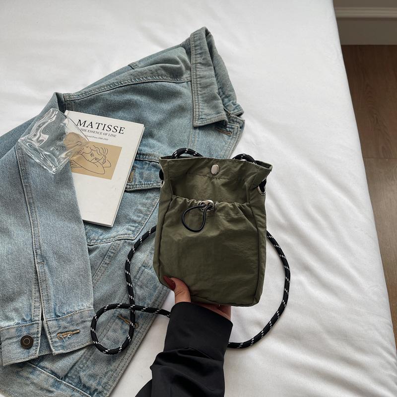 Daily Lightweight Mobile Phone Bag Outdoor Leisure Shoulder Messenger Change Bag Niche Sense Foldable Japanese Small Square Bag Tide