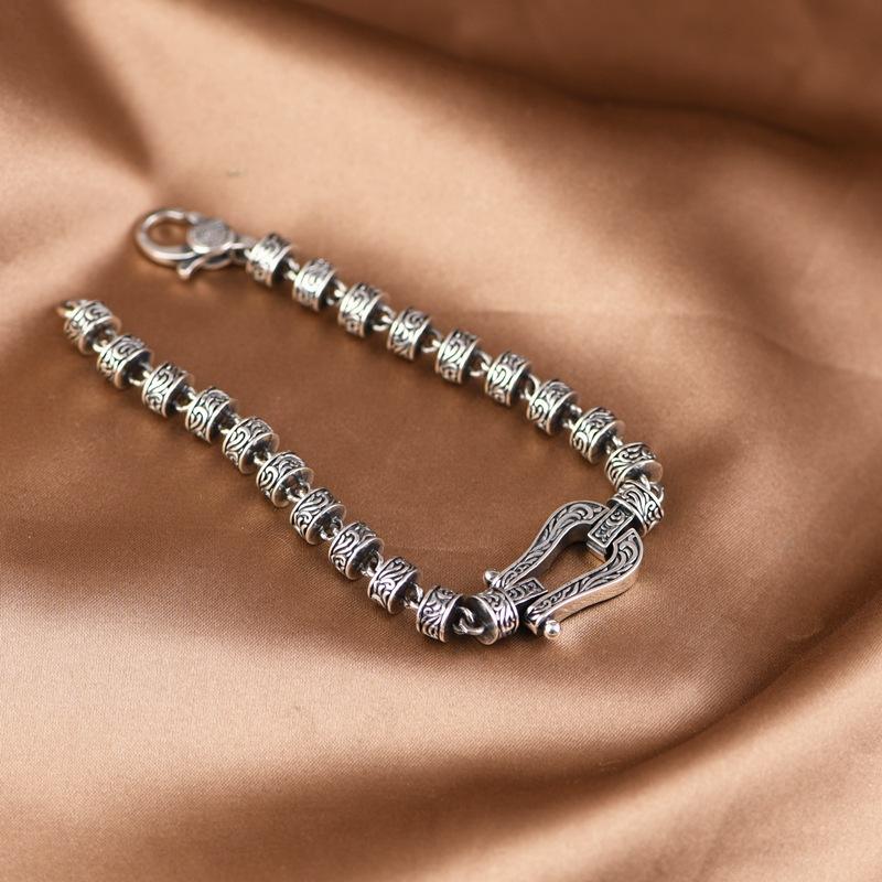New Bracelet with Retro Vintage and Minimalist Design, Trendy Belt Buckle Shaped Bracelet for Men and Women