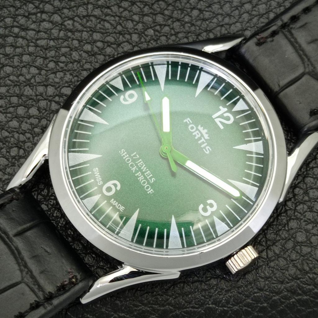 VINTAGE HAND-WINDING SWISS MENS REFURBISHED GREEN COLOR DIAL WATCH A700987-5 R205a-a700987