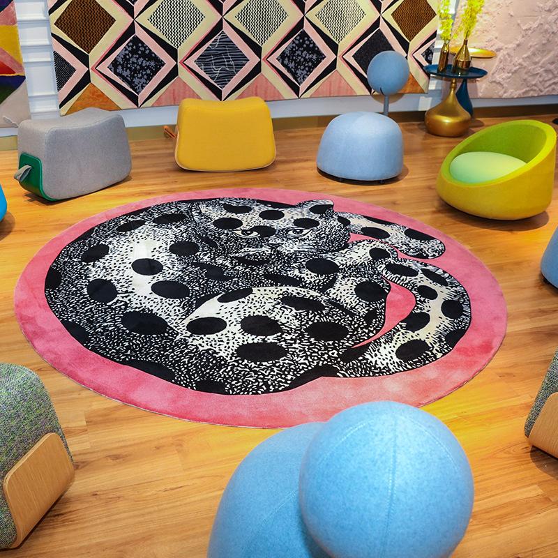 

Abstract Kitten High-end Feeling Circular Large Area Carpet Villa Bedroom Bedside Cartoon Carpet Home Decoration Circular Carpet 40x40cm