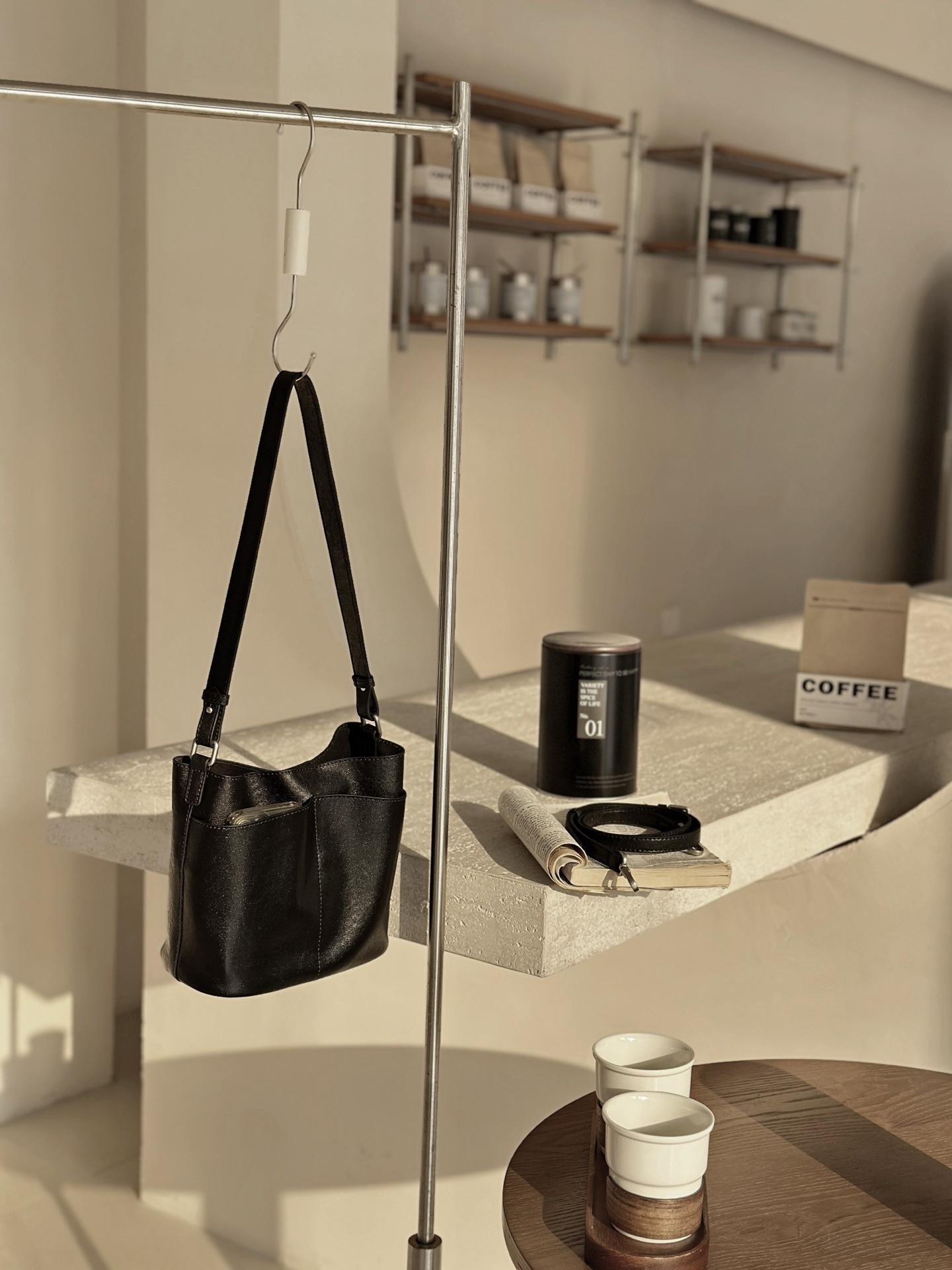 

Top Layer Cowhide Leather Handbag Watercolor Finish - 2026 Women s Bag, Large Capacity, High-end, Simple Design Single Shoul 20X10X19cm