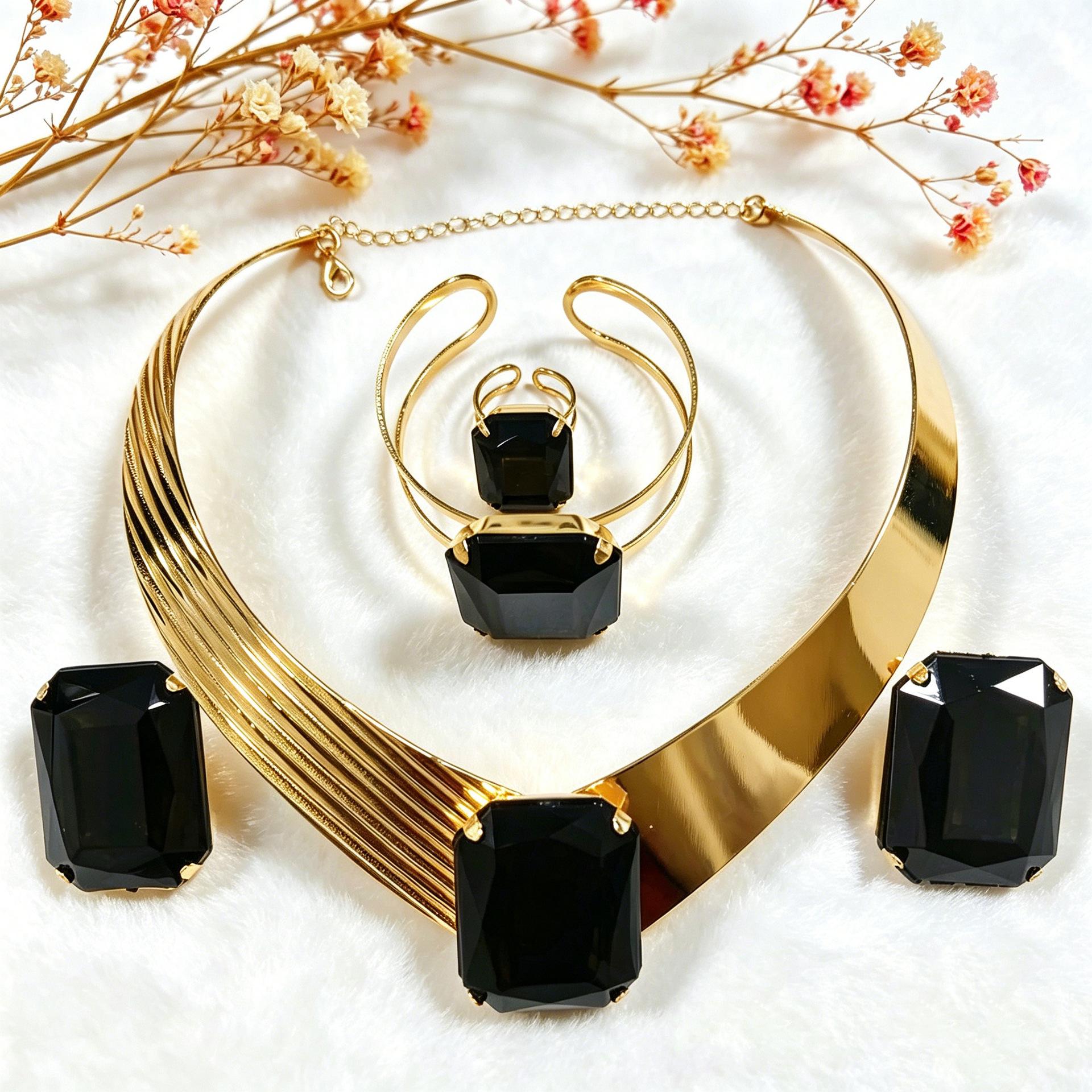 European and American Jewelry Set Oval Spiral Vortex Exaggerated Acrylic Necklace Versatile Earrings Women Bracelet Ring Women чёрный