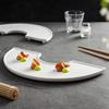 Czysty biały nieregularny ceramiczny talerz jadalny Talerz restauracyjny do sushi Talerz deserowy Talerz do makaronu Specjalna zastawa stołowa do kuchni molekularnej