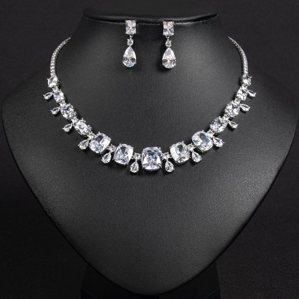 Women's Light Luxury Design Fashionable Zircon Water Drop Necklace Earring Set Versatile And Niche Design Sense Set