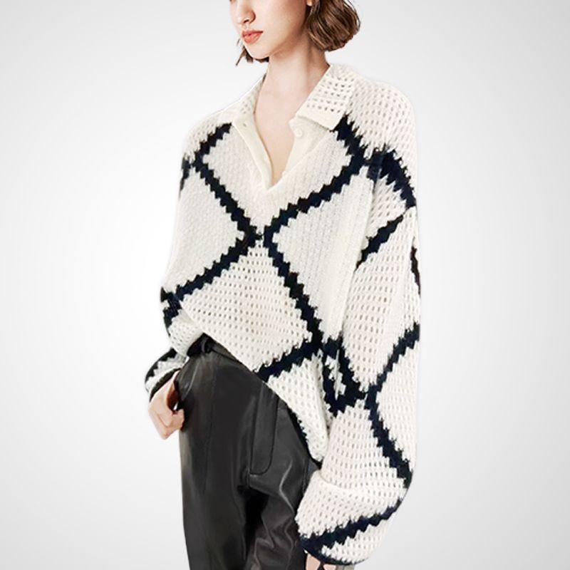 

Contrast Color Hollow Loose Chic Anti-Aging Casual Knitwear Color matching (Black + White)- S