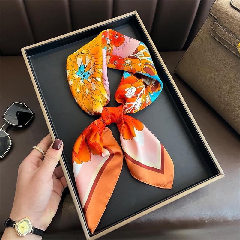2025 Summer Leopard Print 70cm Square Beach Silk Scarf Casual Bufanda Thin Bandana Neck Women Head Wrap Hair Scarves Shawl