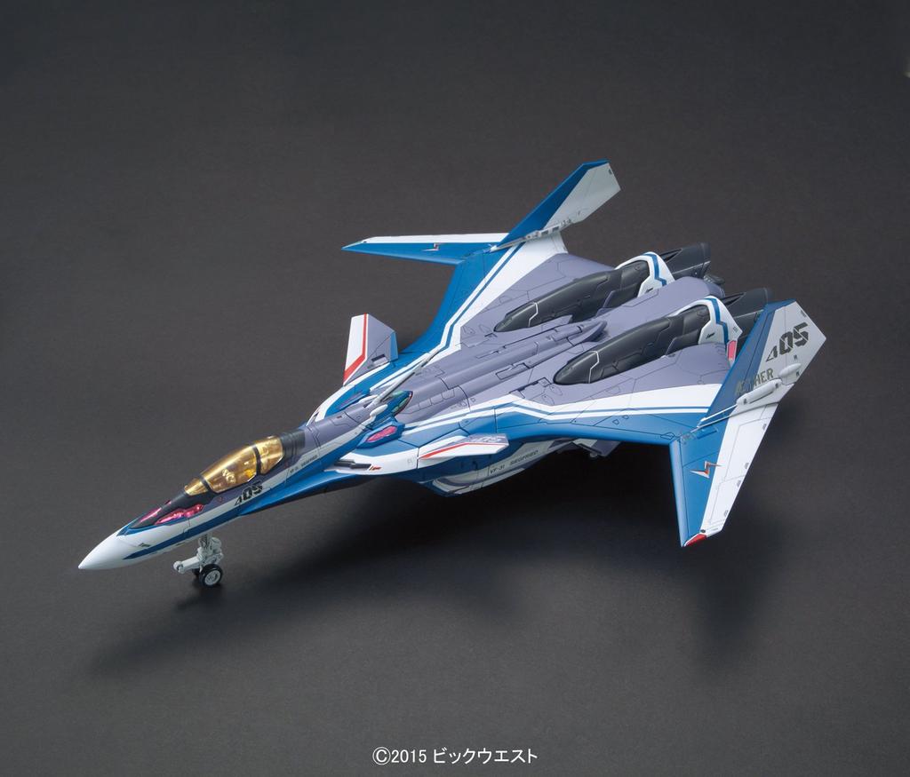 Macross Delta Siegfried Scale Plastic Model VF-31J (Hayate Immelman's Machine) 1/72