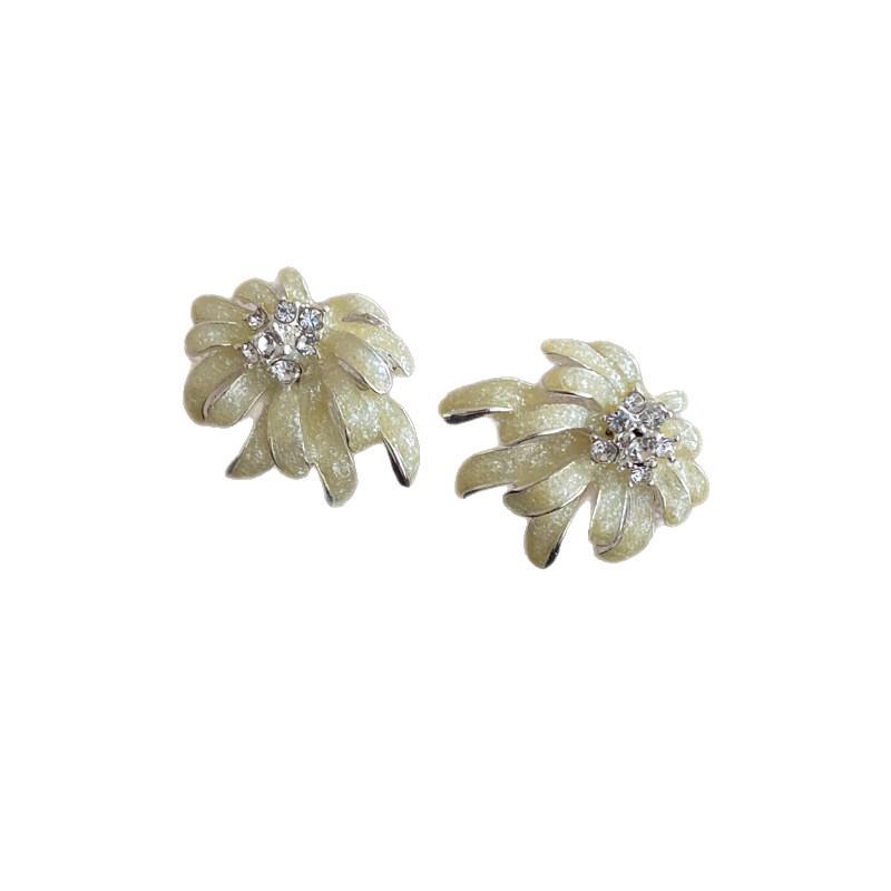 Silver Needle Rhinestone-Studded Flower Earrings - Elegant and Fashionable Women's Jewelry