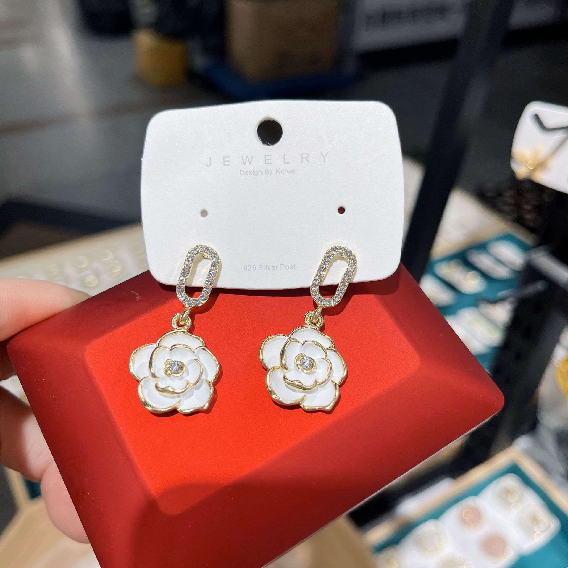 

Romantic French Camellia Flower Rhinestone Earrings Drop Stud Earrings Wedding Bride Jewelry for Women Accessories білий