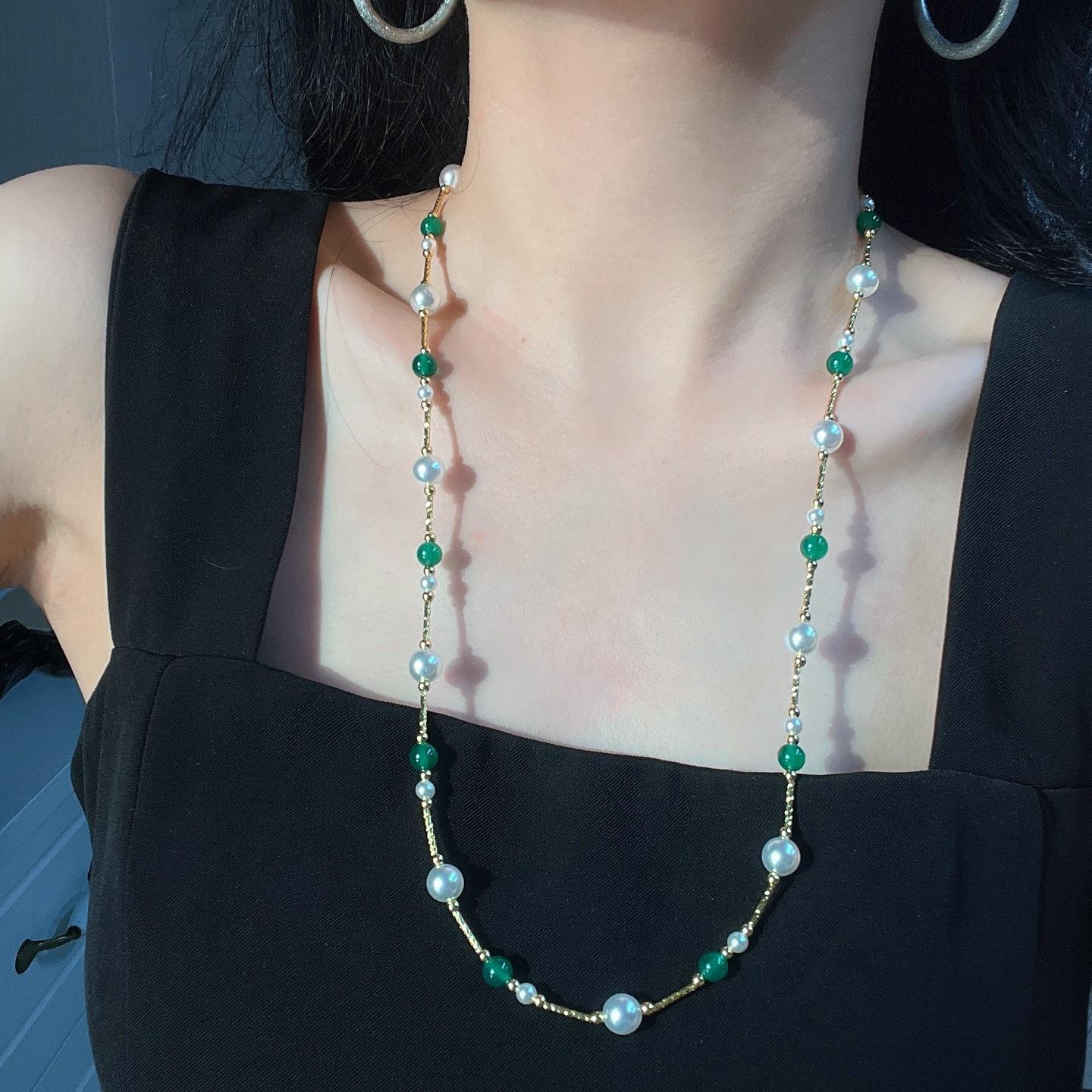 

Vintage High Quality Strong Light Artificial Crystal Natural Chalcedony Necklace Collarbone Chain Sweater Chain