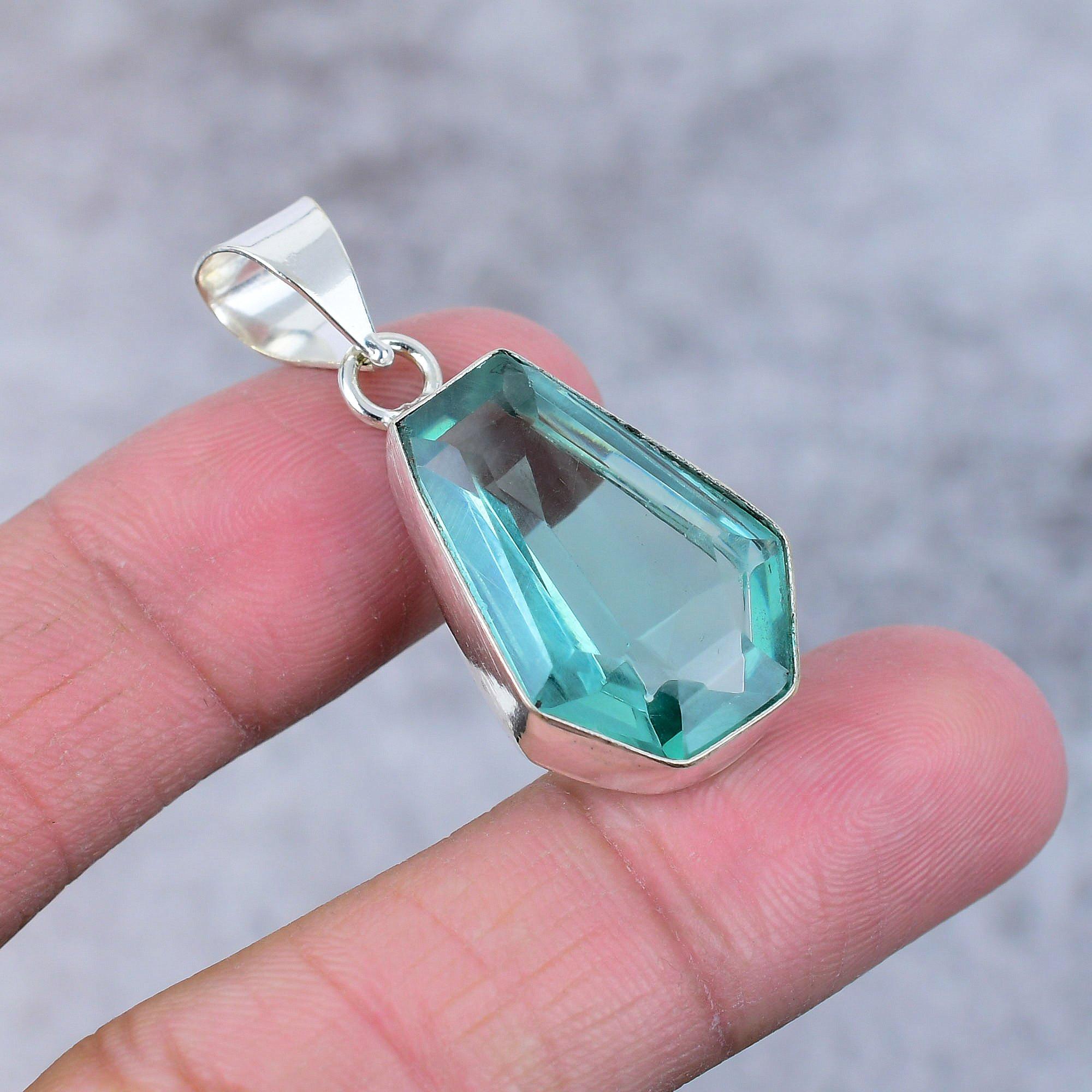 

Aqua Apatite Gemstone Handmade 925 Steling Silver Jewelry Pendant 1.58 M-379