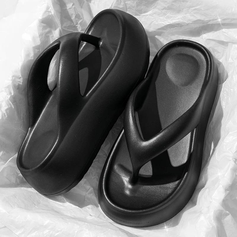 Klobige Plateau-Zehensandalen für Damen Sommer 2025 Zehensteg Dicke Sohle Wolken-Slipper Frau Strand Rutschfest Weiche Sohle Zehensandalen