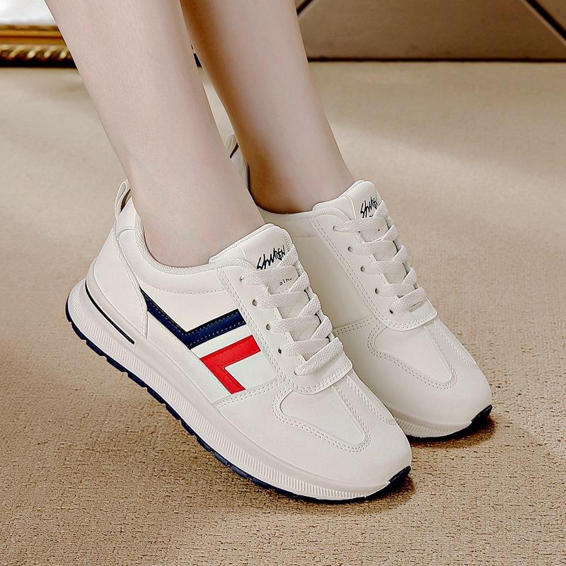 Large size white shoes women's 2025 spring and autumn new breathable and lightweight soft-soled sports shoes thick-soled versatile explosive casual s